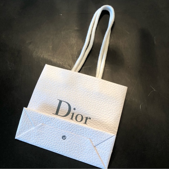 DIOR small textured white paper shopping bag - Picture 9 of 9